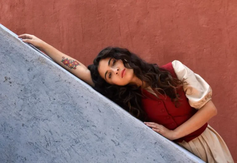 Un fantasma recorre mis gustos musicales, el fantasma de mi ex… todo por Silvana Estrada