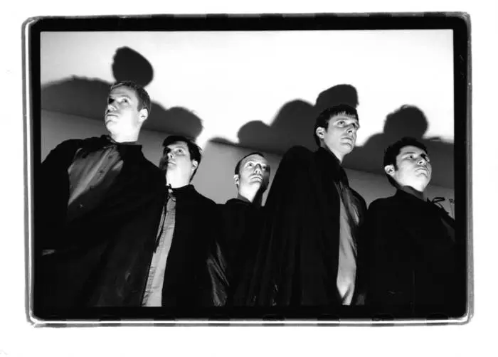 Satan’s Pilgrims: Saquen las capas y vamos a bailar