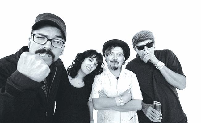 Los Esquizitos en el Vive Latino