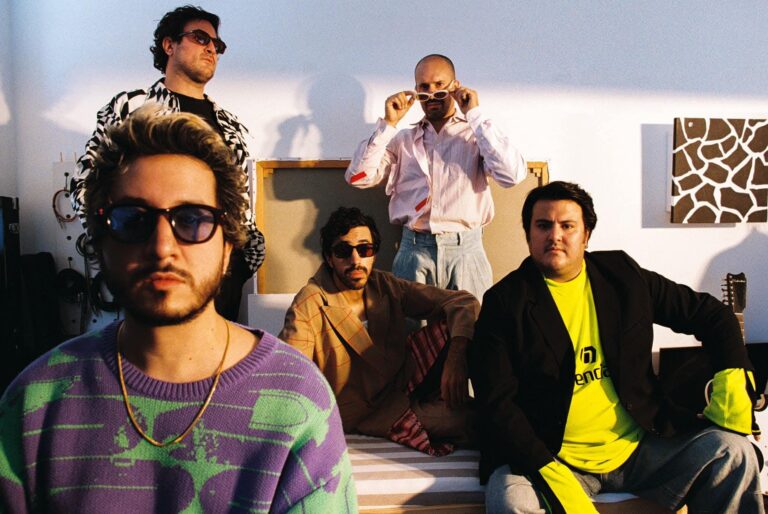 Little Jesus llega al Palacio de los Deportes: el viaje de una banda que soñó en grande